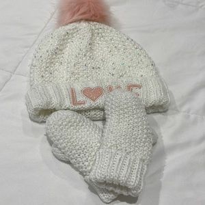 Girls mittens and pom-poms cap.